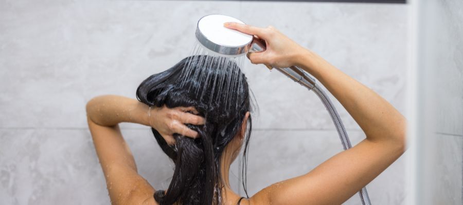 Protégez vos cheveux avec les adoucisseurs d'eau AEG